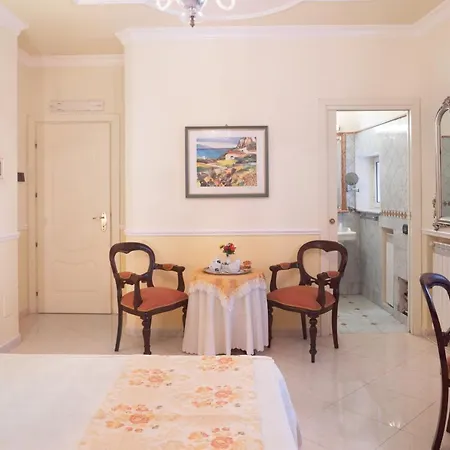 Trinacria Hotel 3*